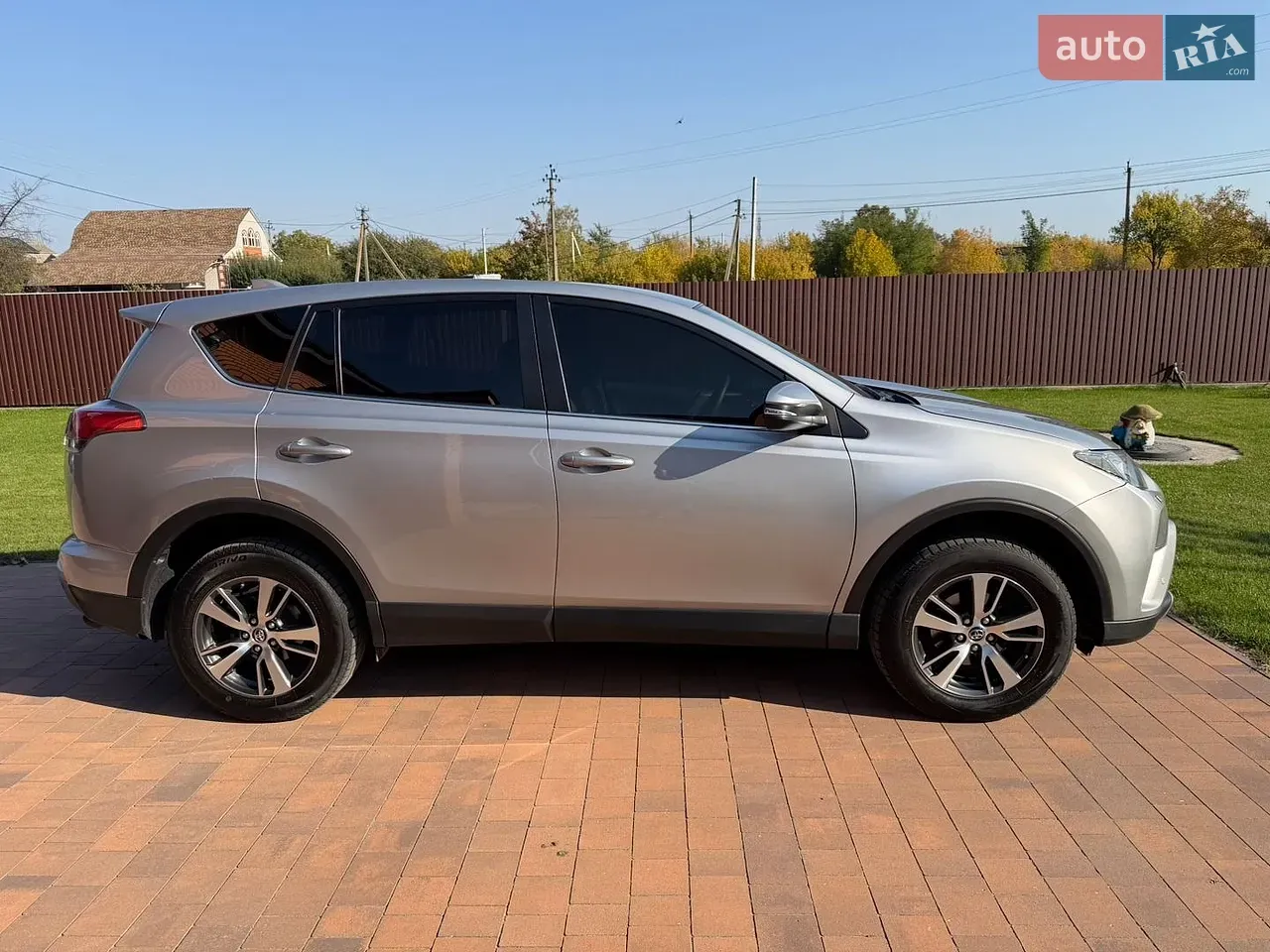 Toyota Rav4 2017 photo 4