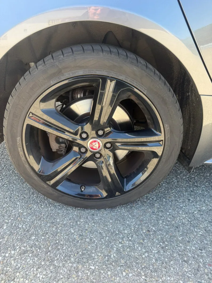 Jaguar Xf 2016 photo 3