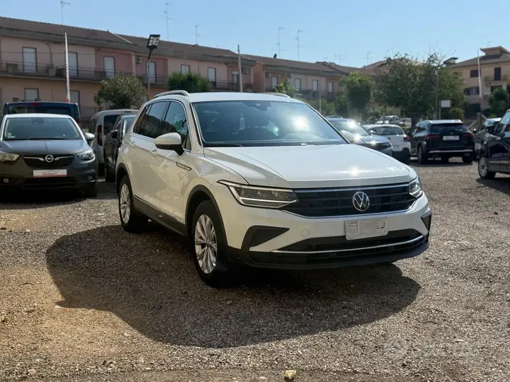 Volkswagen Tiguan 2021 photo 2