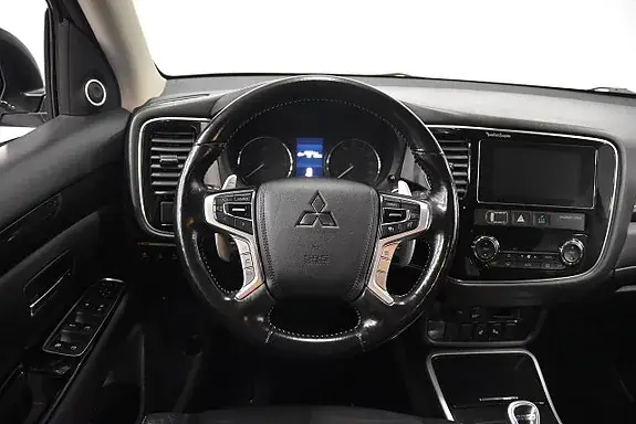 Mitsubishi Outlander 2018 photo 2