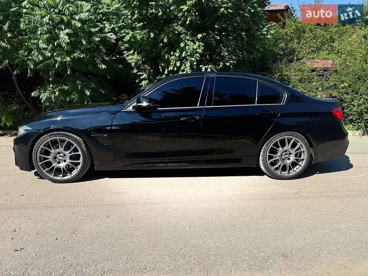 BMW 3 Series 2018 photo 4