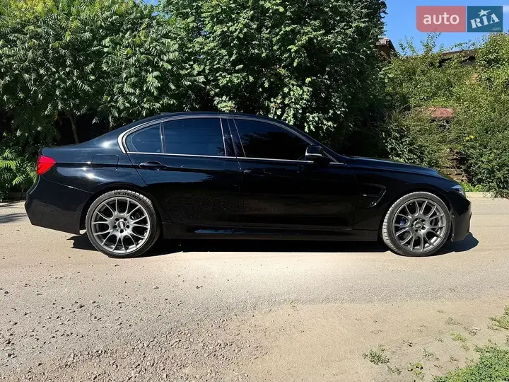 BMW 3 Series 2018 photo 3