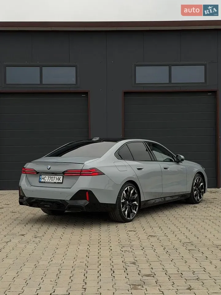 BMW 5 Series 2025 photo 4