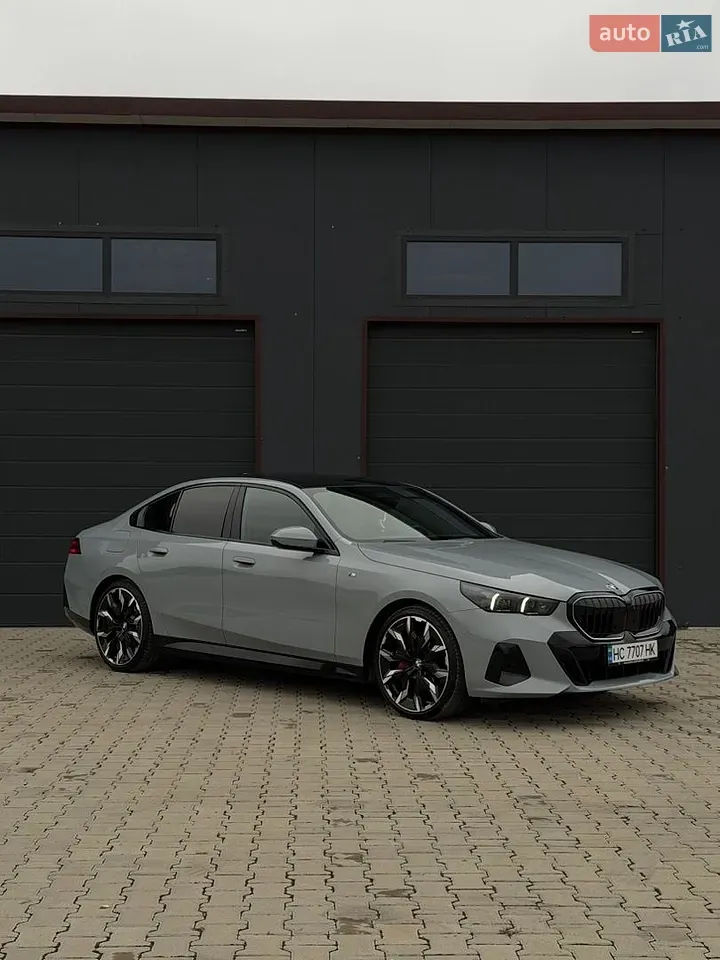 BMW 5 Series 2025 photo 3