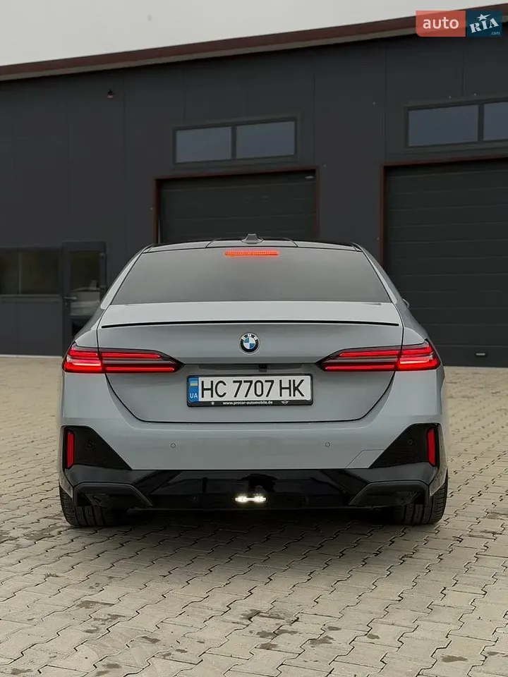 BMW 5 Series 2025 photo 5