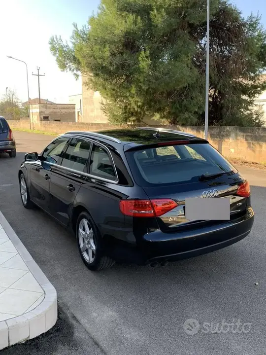 Audi A4 2010 photo 4