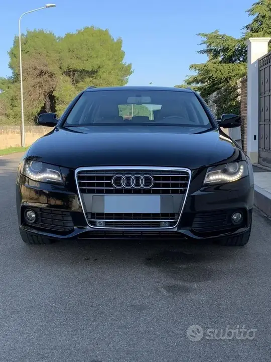 Audi A4 2010 photo 2