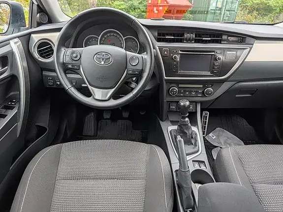 Toyota Auris 2013 photo 5