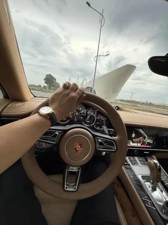 Porsche Panamera 2010 photo 2