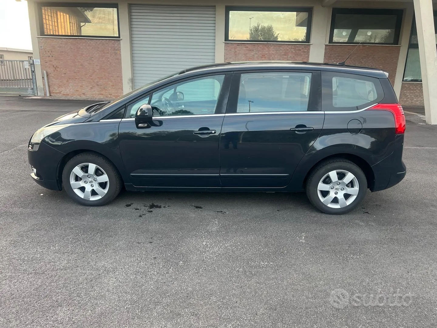 Peugeot 5008 2010 photo 5