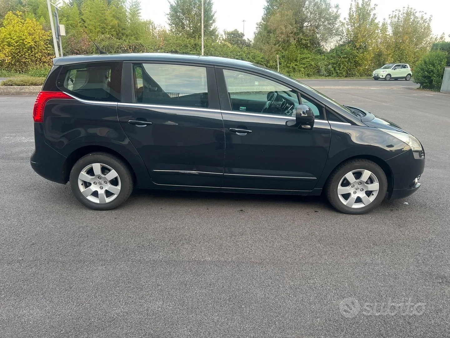 Peugeot 5008 2010 photo 4