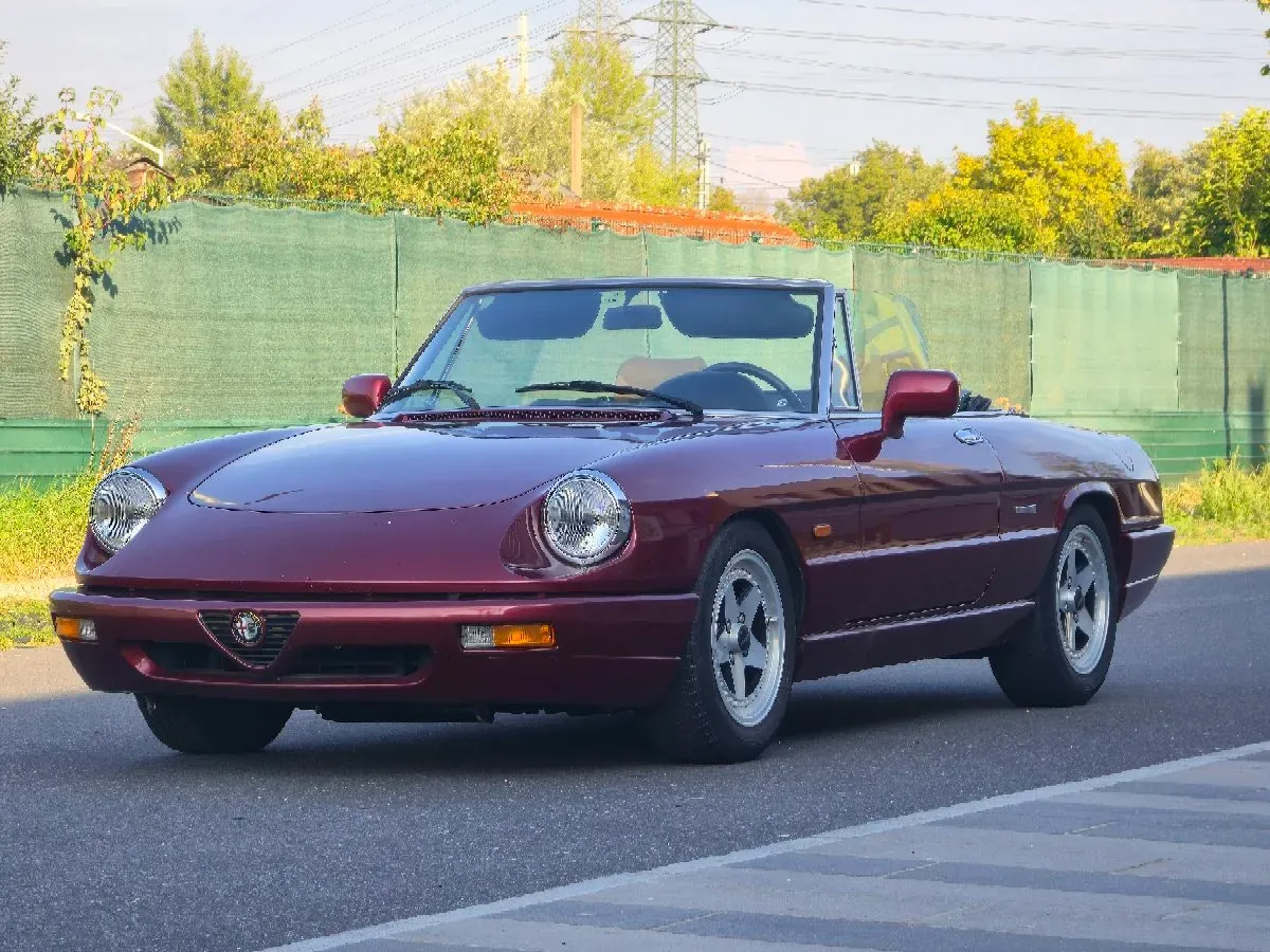 Alfa Romeo Spider 1990 photo 2
