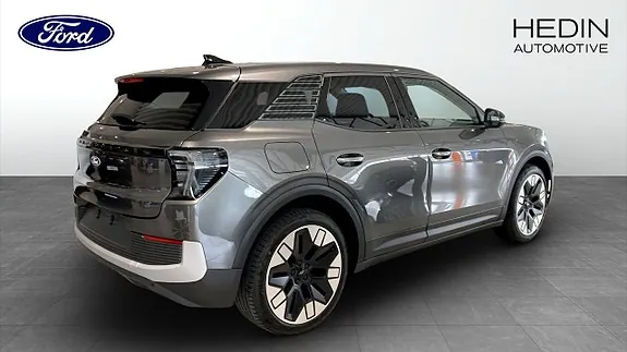 Ford Explorer 2026 photo 2