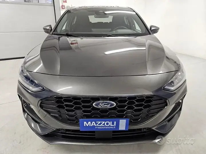 Ford Focus 2025 photo 2