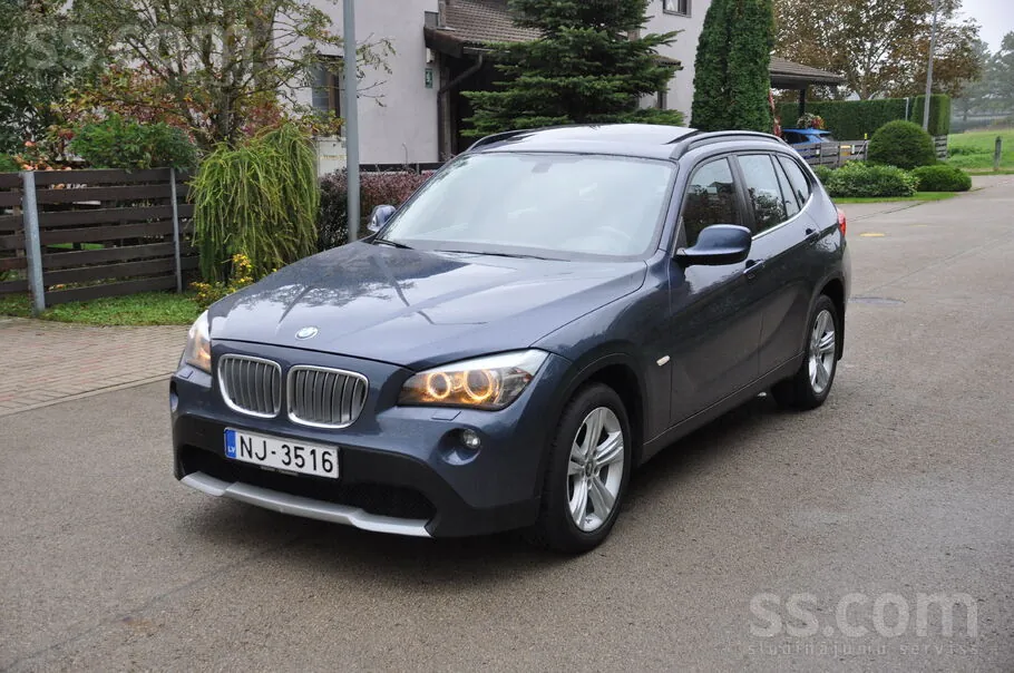 BMW X1 2012 photo 3