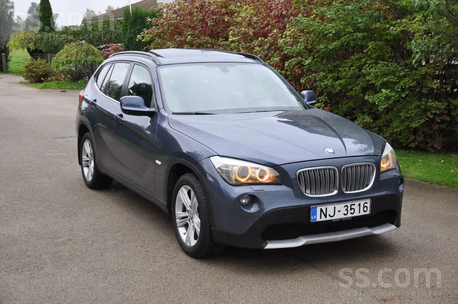 BMW X1 2012 photo 2