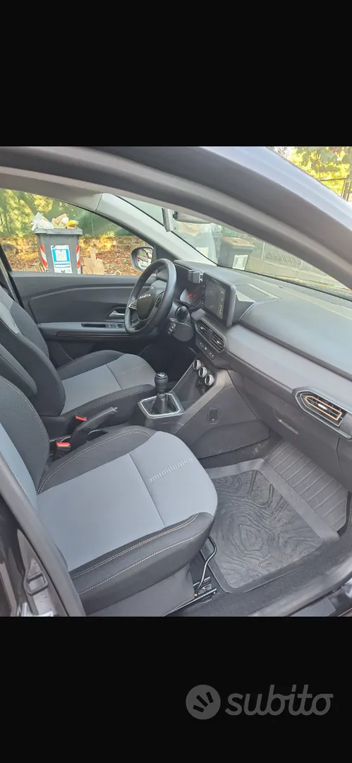 Dacia Sandero 2024 photo 2
