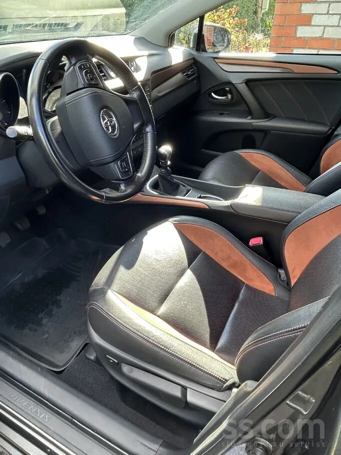 Toyota Avensis 2016 photo 5