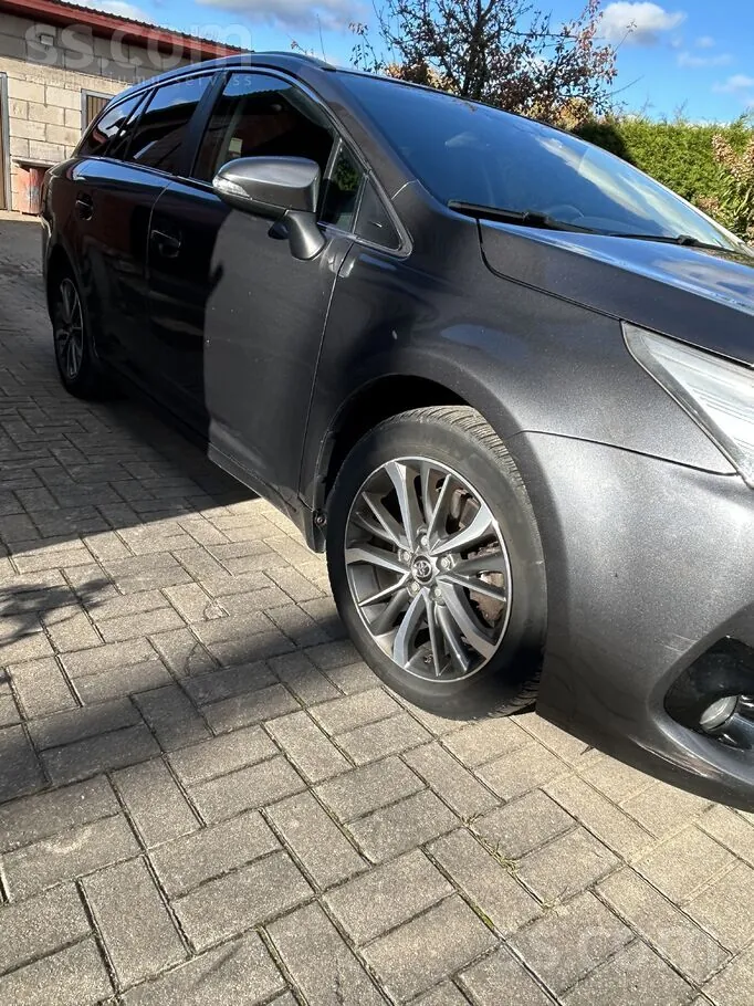Toyota Avensis 2016 photo 2
