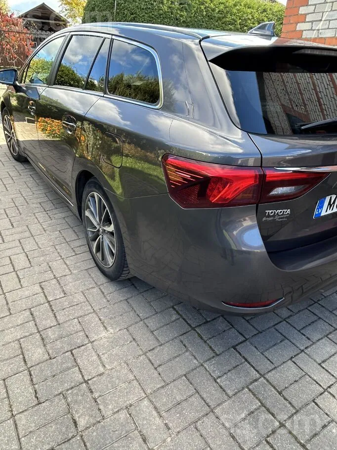 Toyota Avensis 2016 photo 4