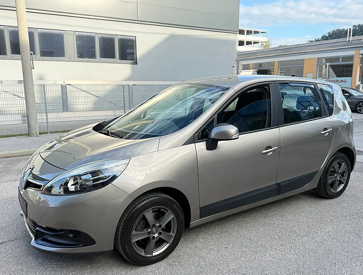 Renault Grand Scenic 2012 photo 2