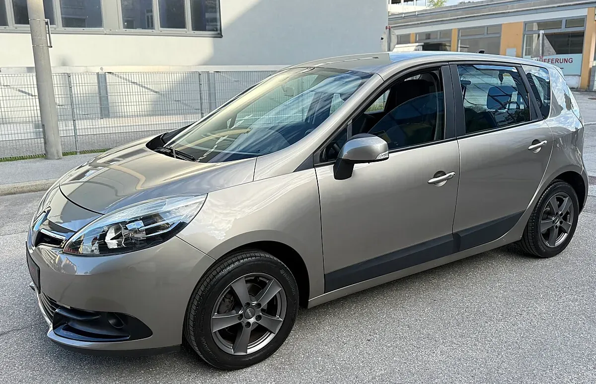 Renault Grand Scenic 2012 photo 3
