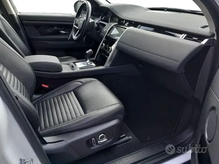 Land Rover Discovery Sport 2021 photo 3