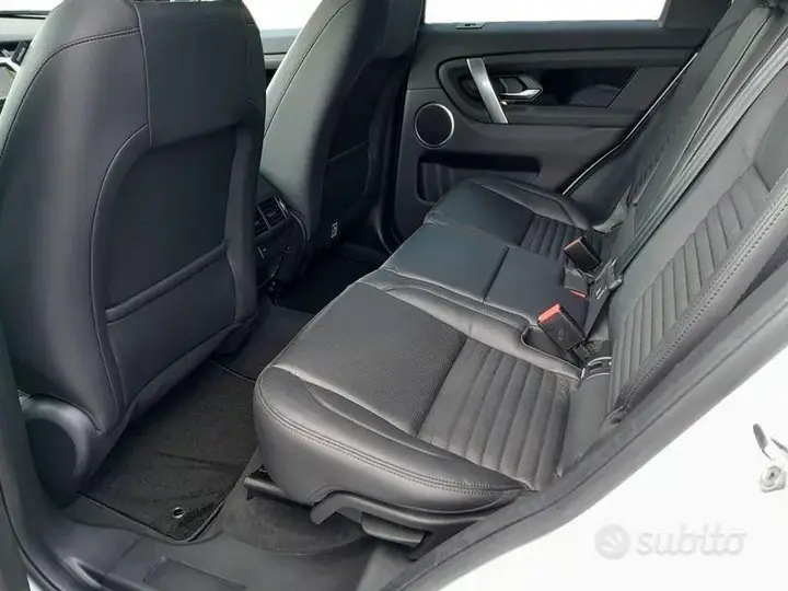 Land Rover Discovery Sport 2021 photo 5