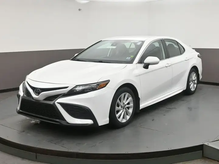 Toyota Camry 2021 photo 3