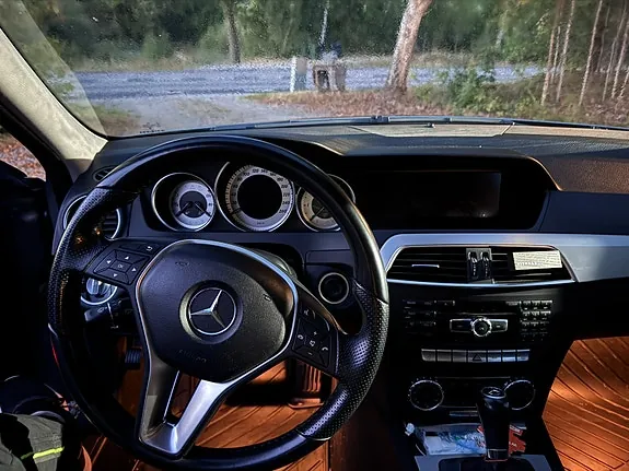Mercedes-Benz C220 2012 photo 5
