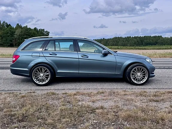 Mercedes-Benz C220 2012 photo 3