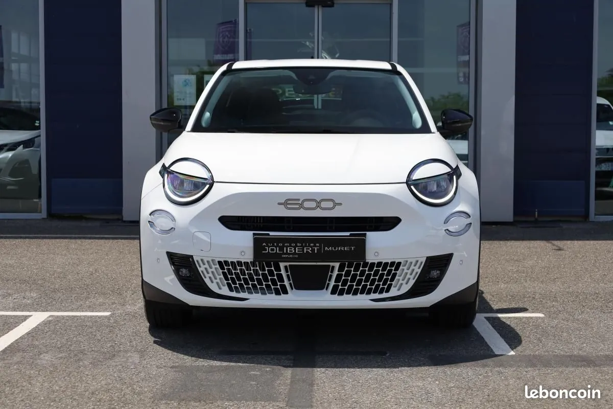 Fiat 600 2025 photo 2