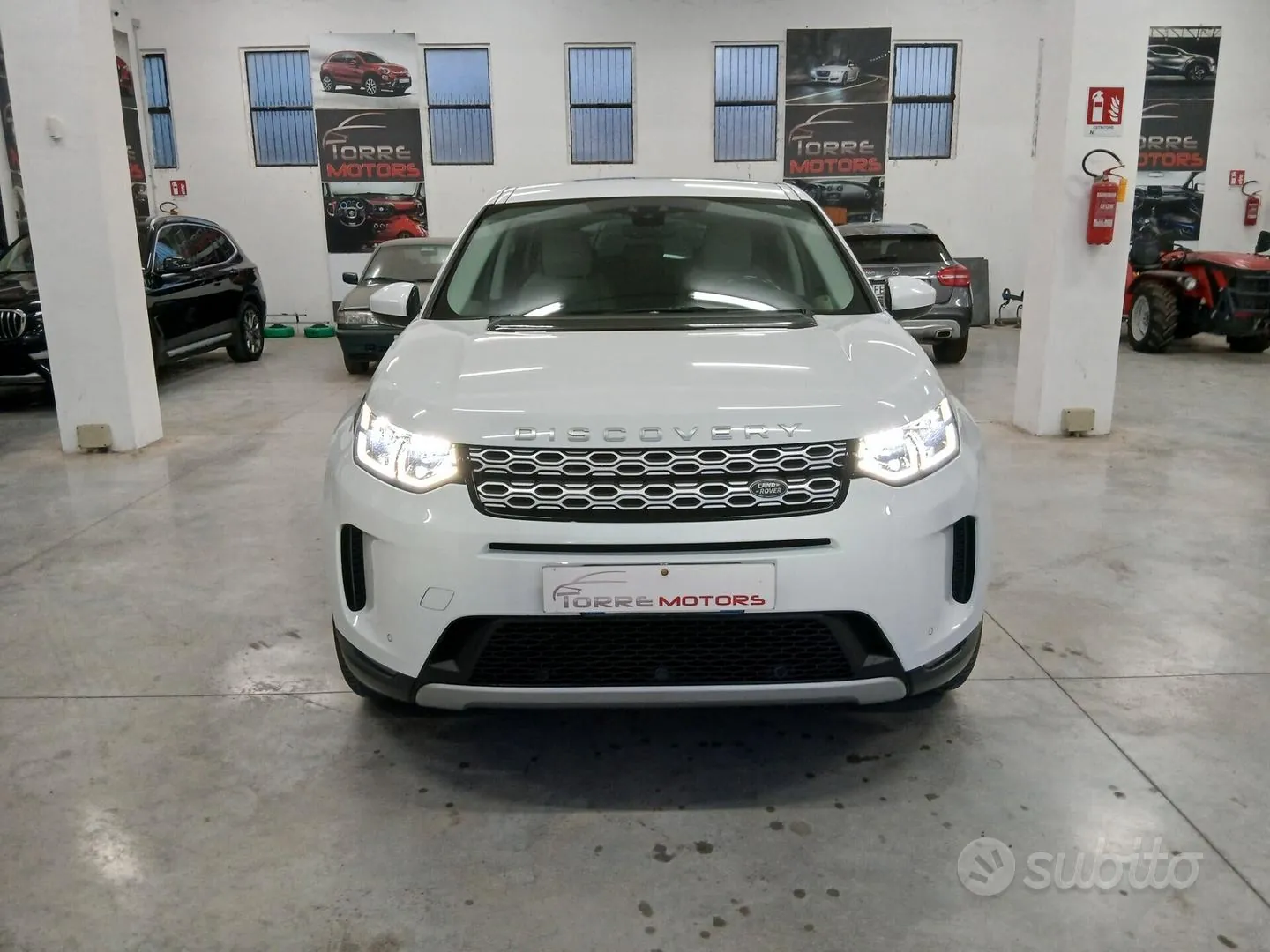 Land Rover Discovery Sport 2020 photo 2
