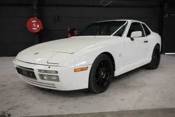 Porsche 944