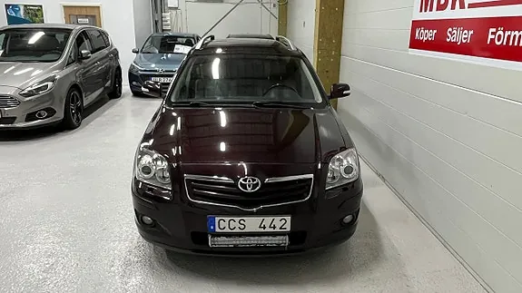Toyota Avensis 2006 photo 2