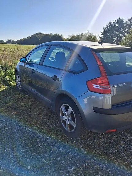 Citroen C4 2004 photo 3