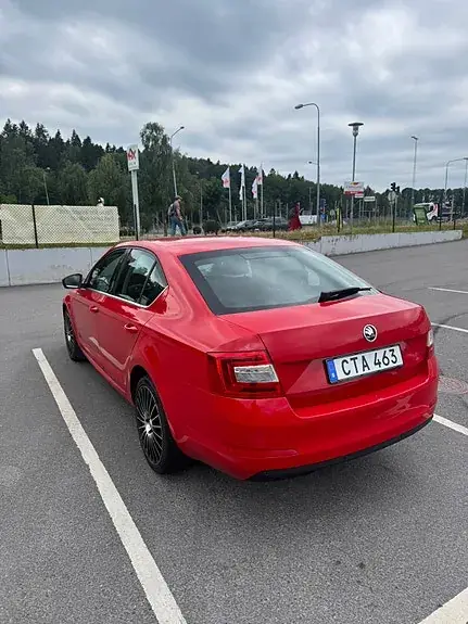 Skoda Octavia 2013 photo 2