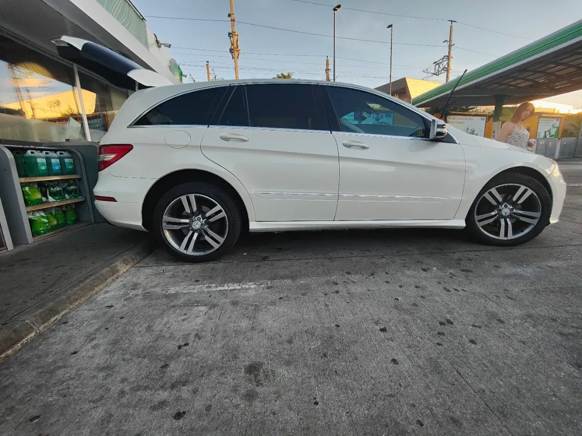 Mercedes-Benz R-Class 2011 photo 2