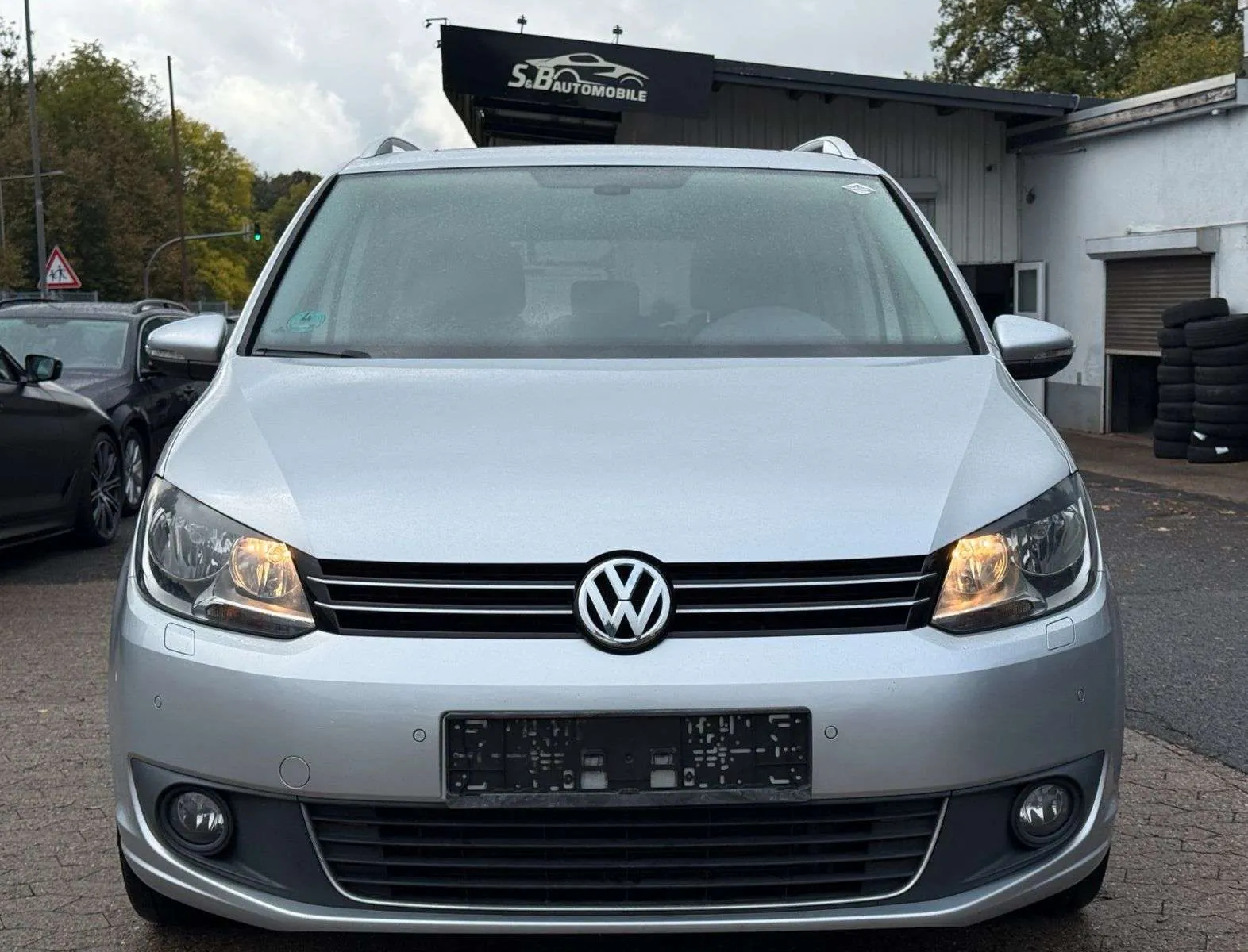 Volkswagen Touran 2013 photo 2