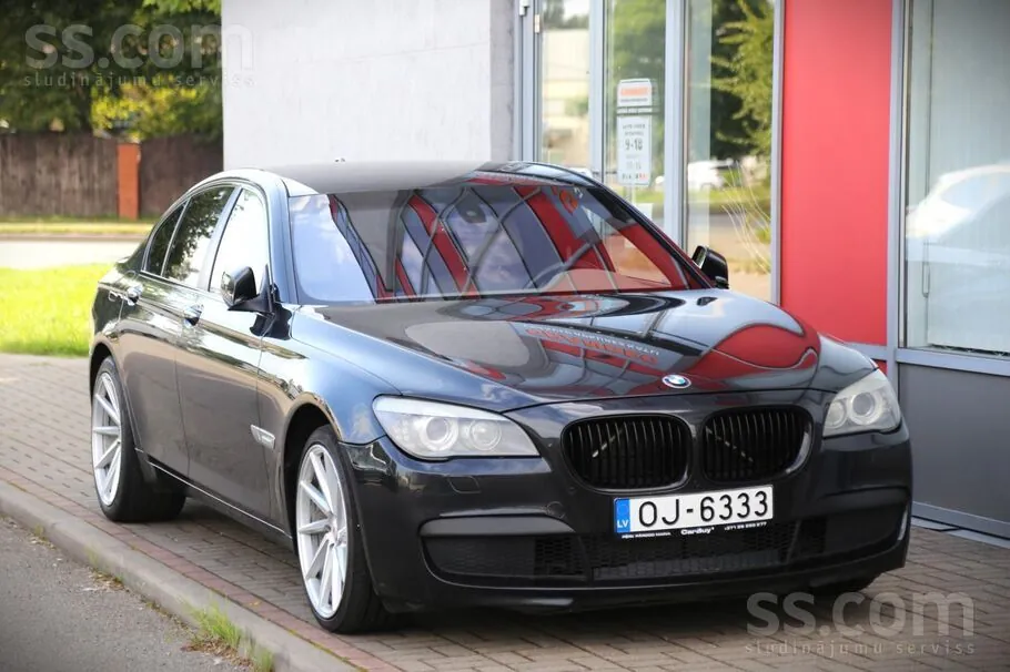 BMW 740 2010 photo 4