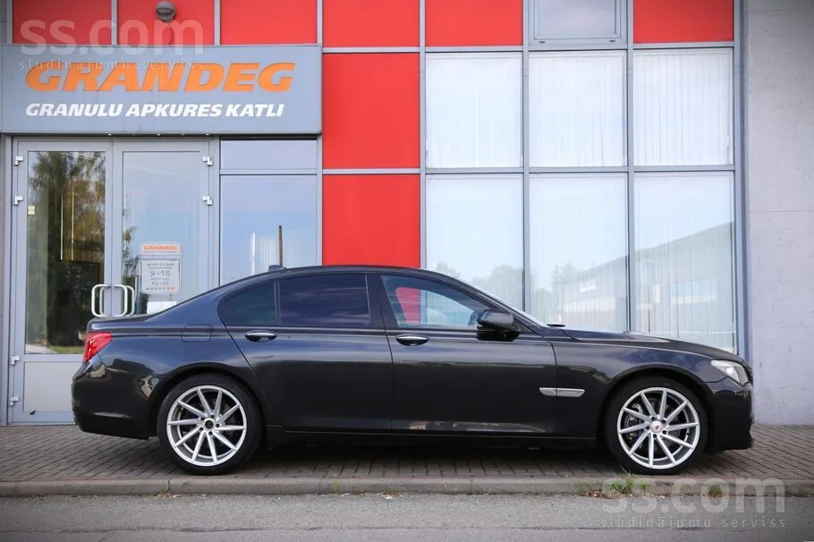 BMW 740 2010 photo 3