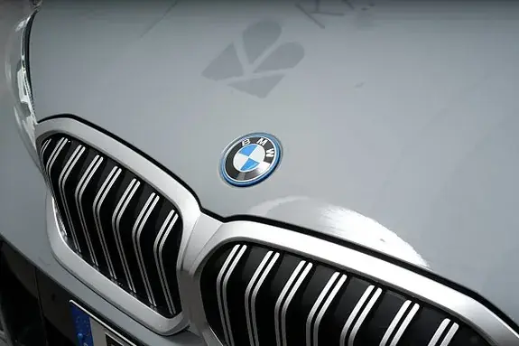 BMW 330E 2024 photo 4