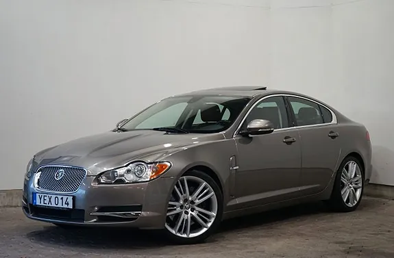 Jaguar Xf 2011 photo 2