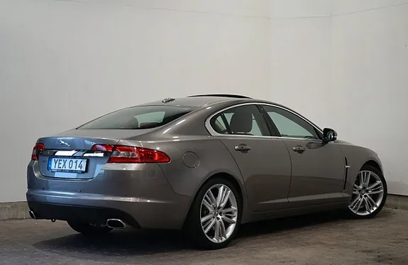 Jaguar Xf 2011 photo 4