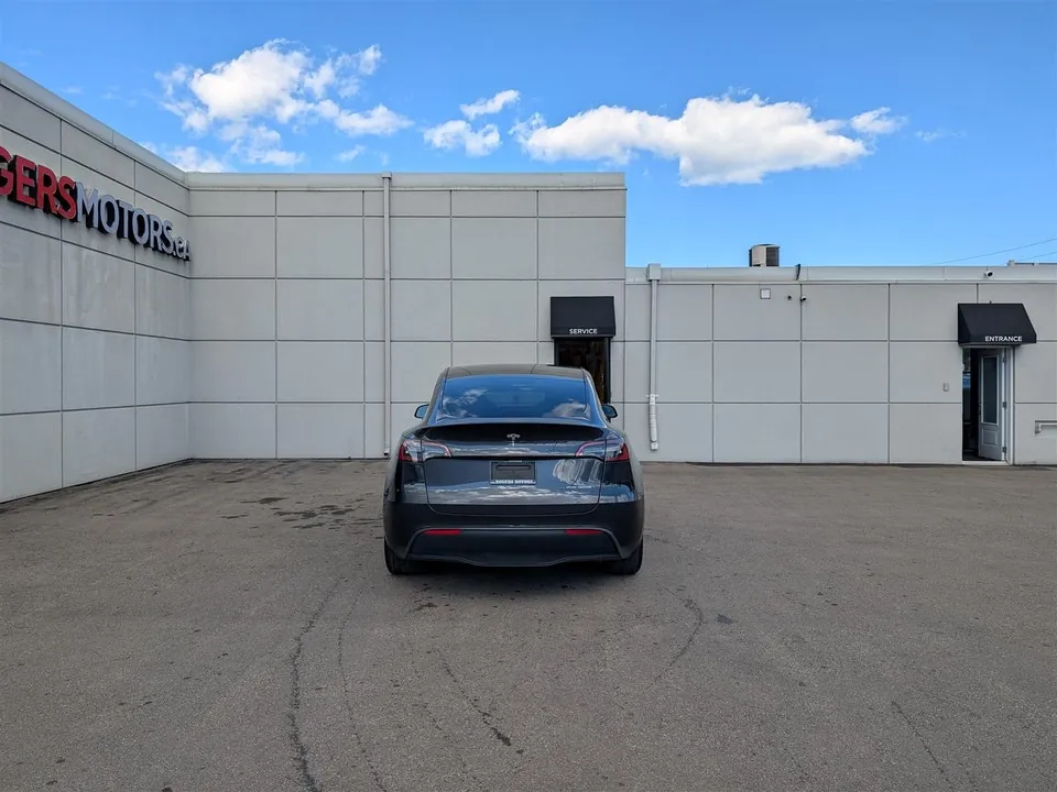 Tesla Model Y 2024 photo 4