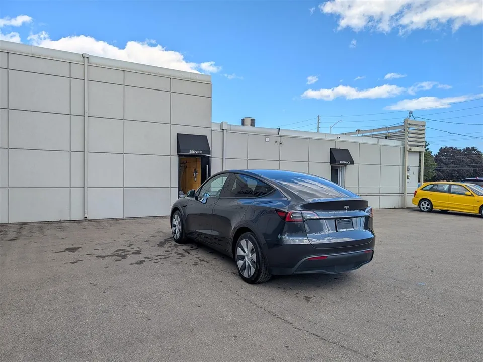 Tesla Model Y 2024 photo 3