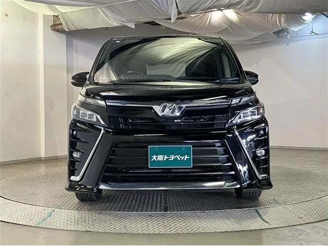 Toyota Voxzie 2017 photo 2