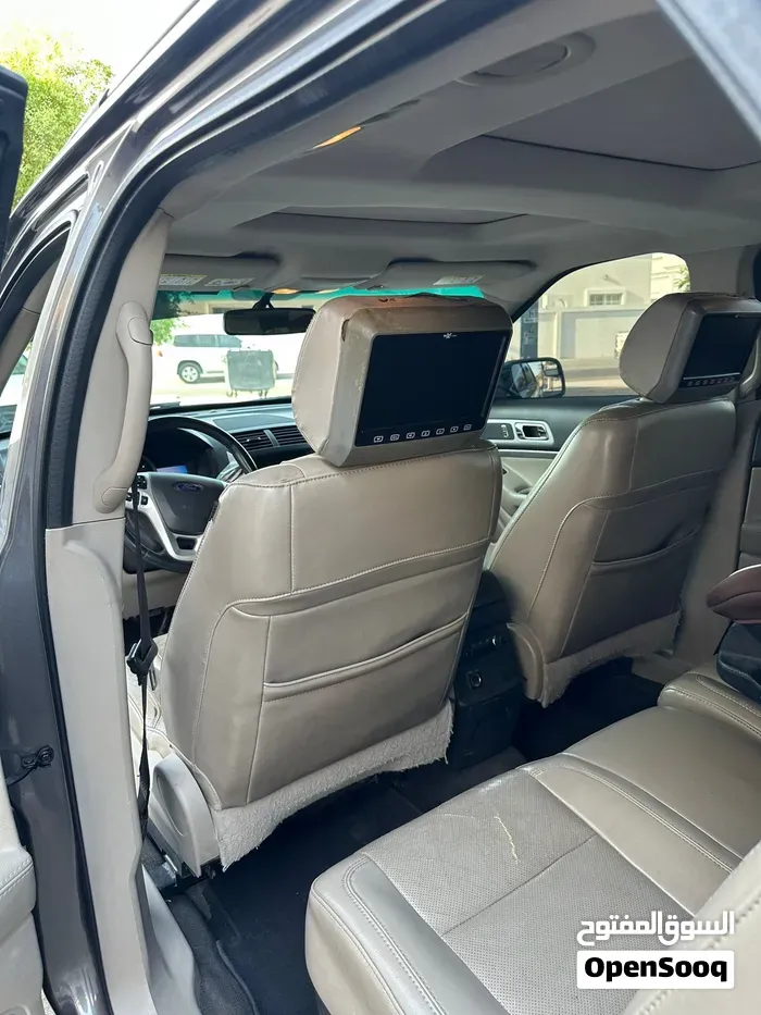 Ford Explorer 2013 photo 2