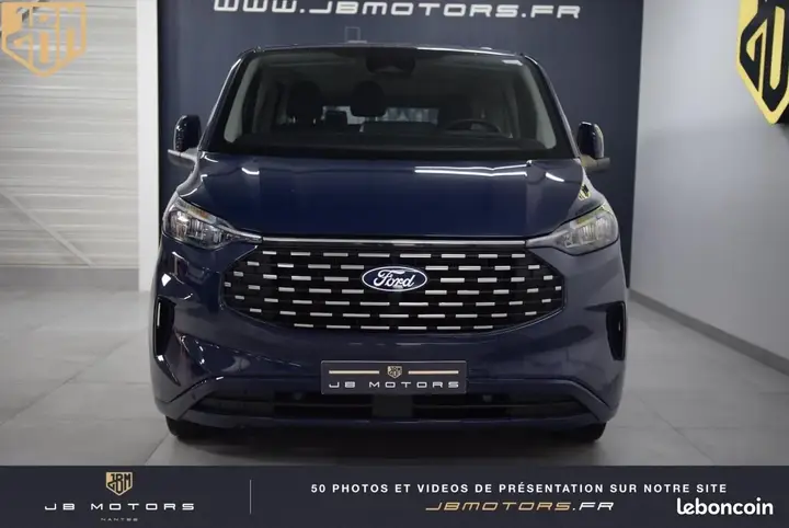 Ford Tourneo Custom 2024 photo 3
