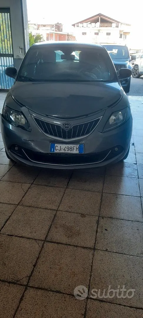 Lancia Ypsilon